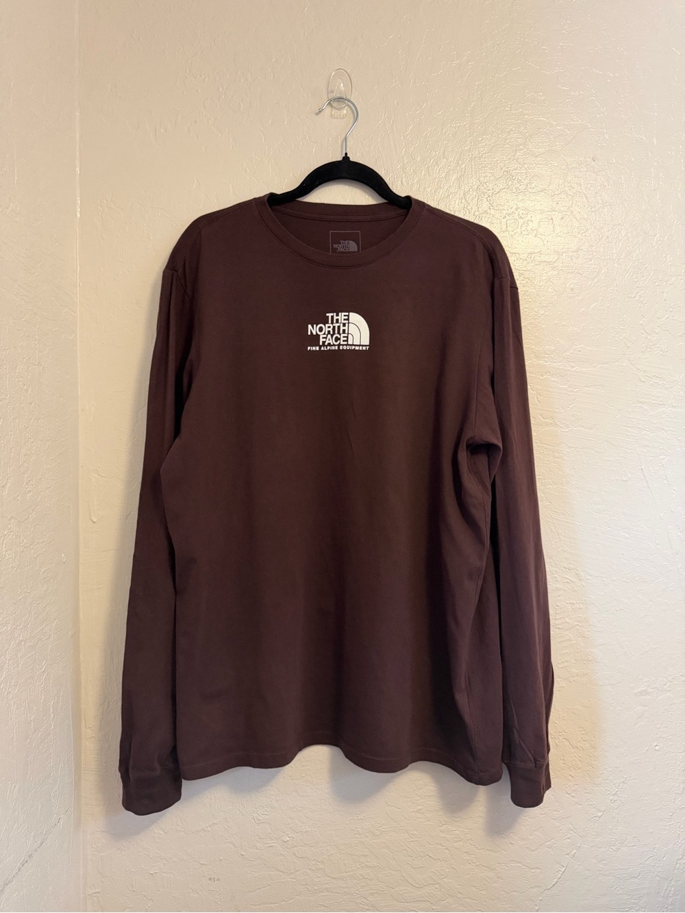 🟤 The North Face Men's Long-Sleeve Logo Tee — Dark Brown with White Logo